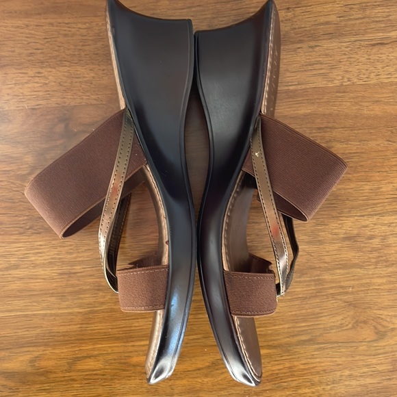 ITALIAN SHOEMAKERS ELASTIC WEDGE SANDALS - Picture 9 of 14